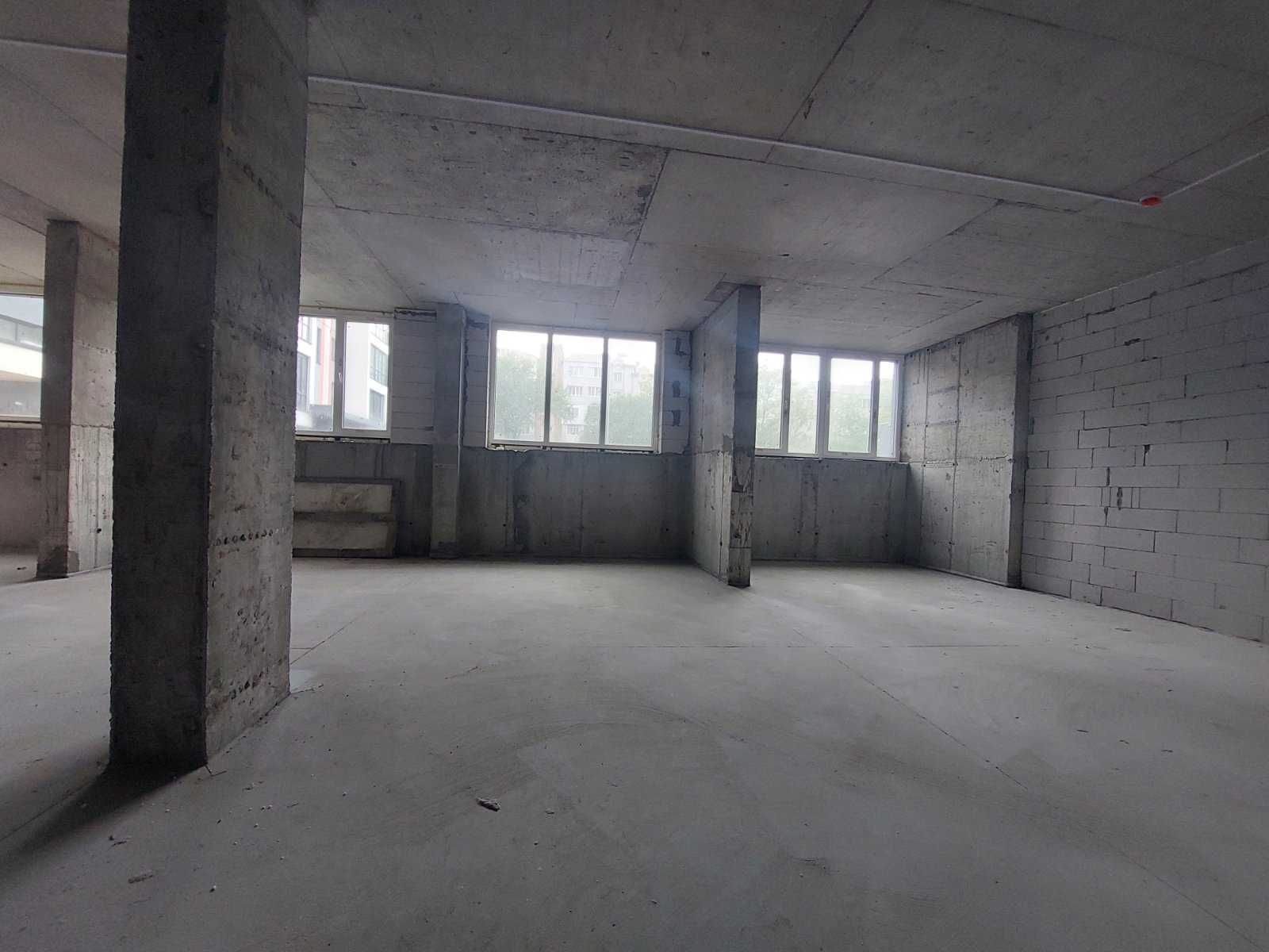 Продаж фасадного приміщення, 1154кв.м., новобудова
