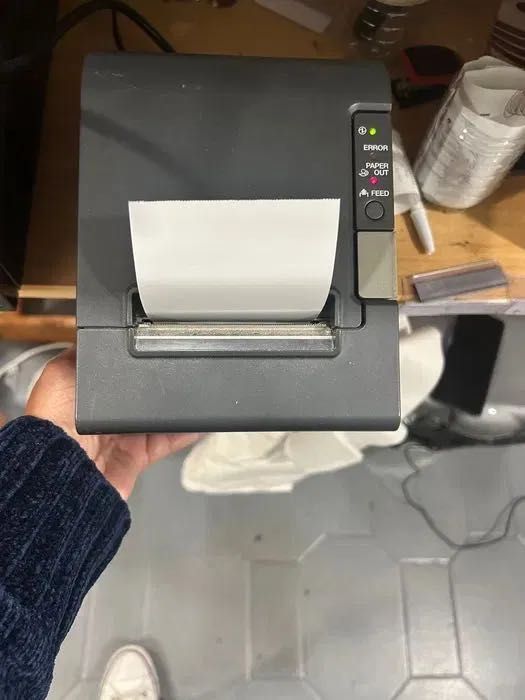 POS completo (teclado, impressora, tela dupla, gaveta e leitor).