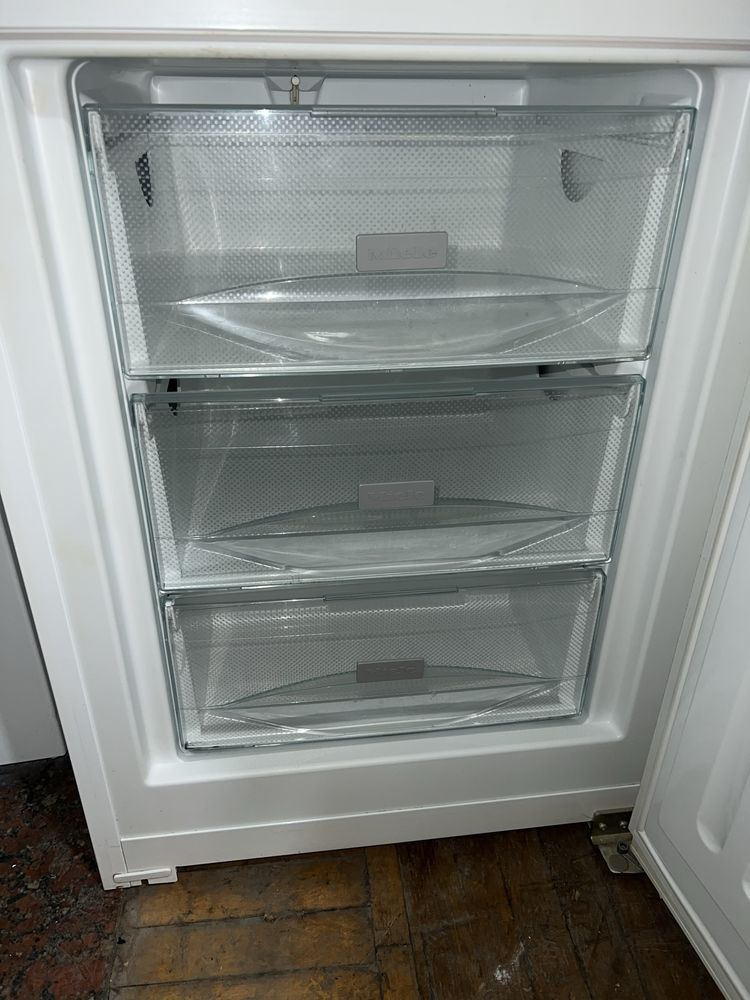 Холодильнтк Miele
