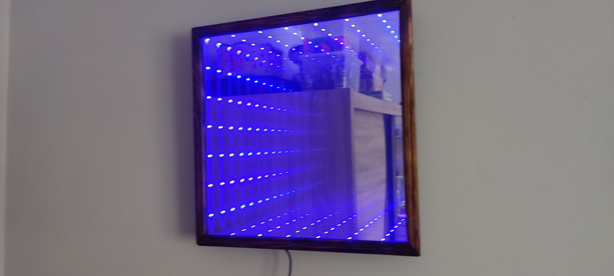 Lustro z efektem głębi LED RGB