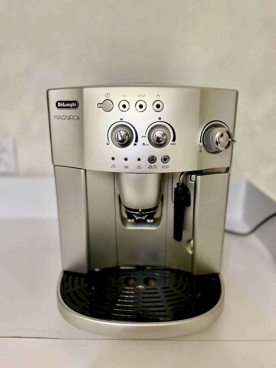 Кавоварка DeLonghi 4200S