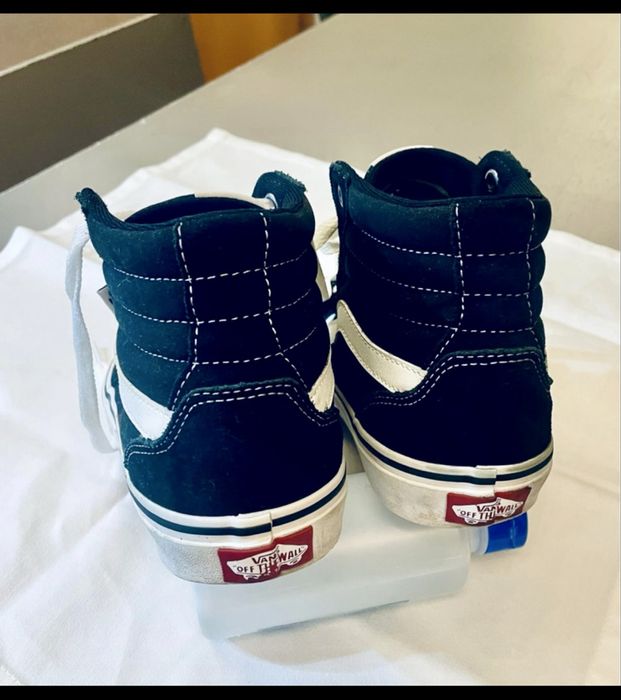 Sapatilhas Altas Vans “Off the Wall” NR. 38. Excelente estado, sem uso