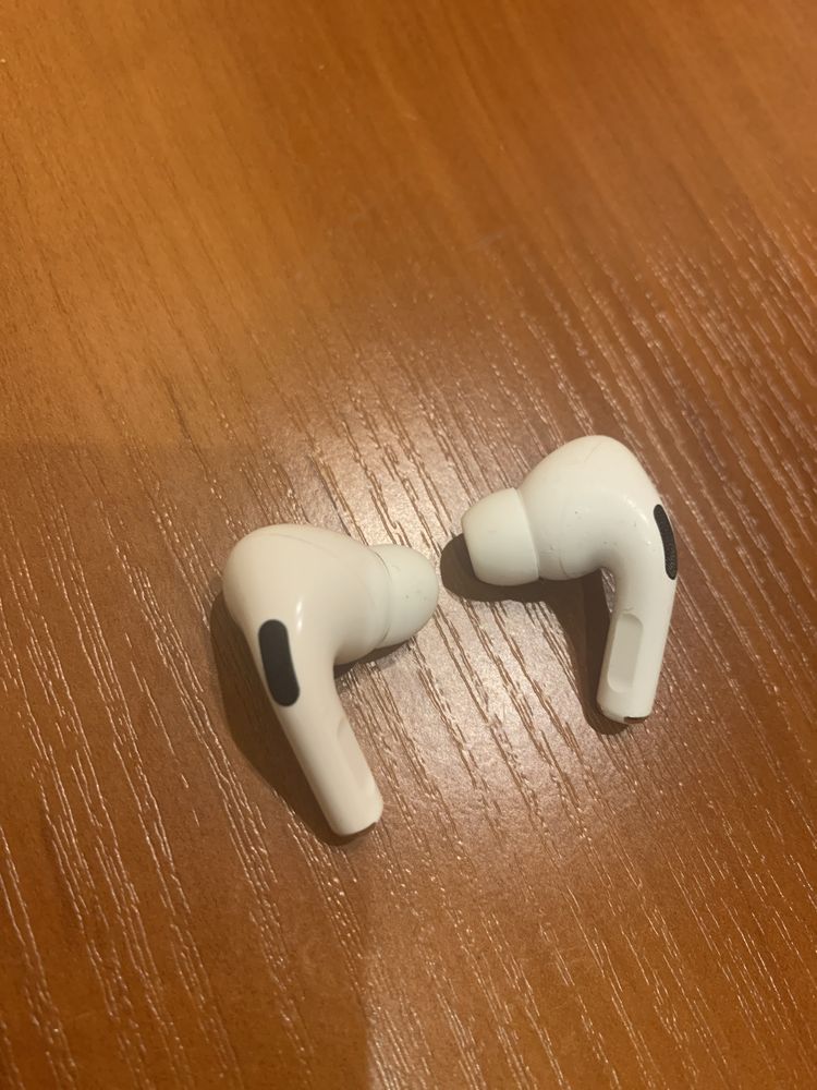 Навушники AirPods Pro