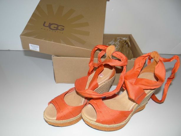 Sandálias Laranja UGG modelo Lucianna tamanho 36 - artigo novo de loja