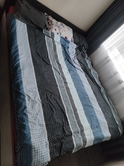 Ліжко з ламелями