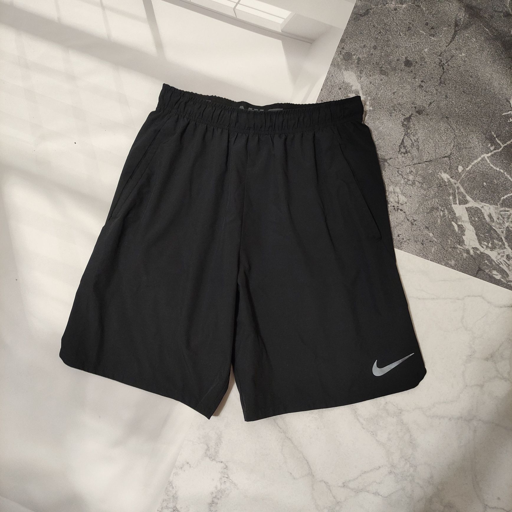 Шорти Nike з карманами чоловічі