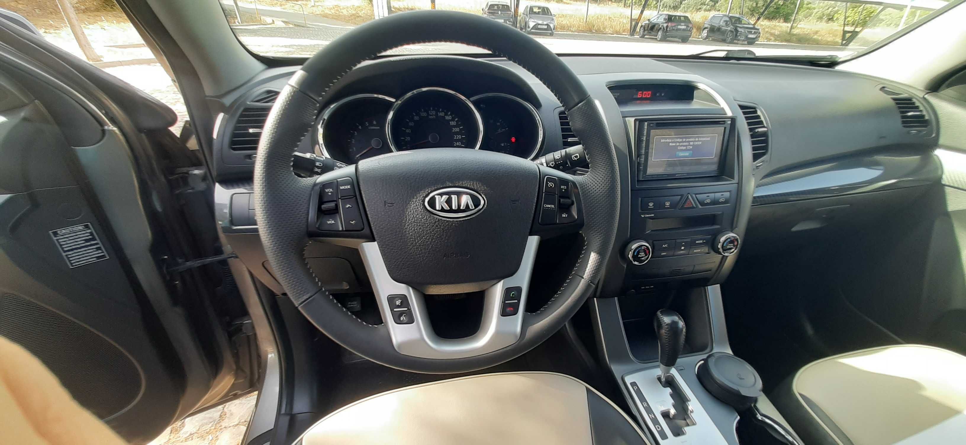 KIA SORENTO 2.2 CRDI TX AUTOMÁTICO em excelente estado