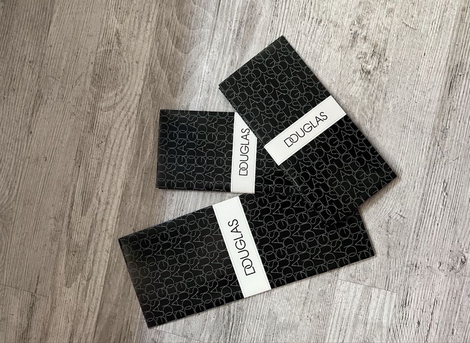 Dwue torebki prezentowe Douglas