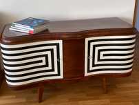 Komoda drewno, Op-Art, mid-century orzech, gięte, czarny/biały, retro