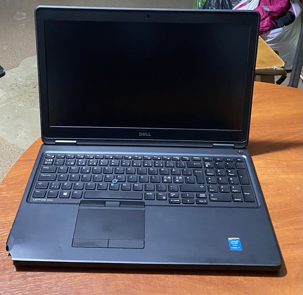 Ноутбук Dell Latitude E5550 15.6"/4GB RAM/500GB HDD/ i7-5600! N2196