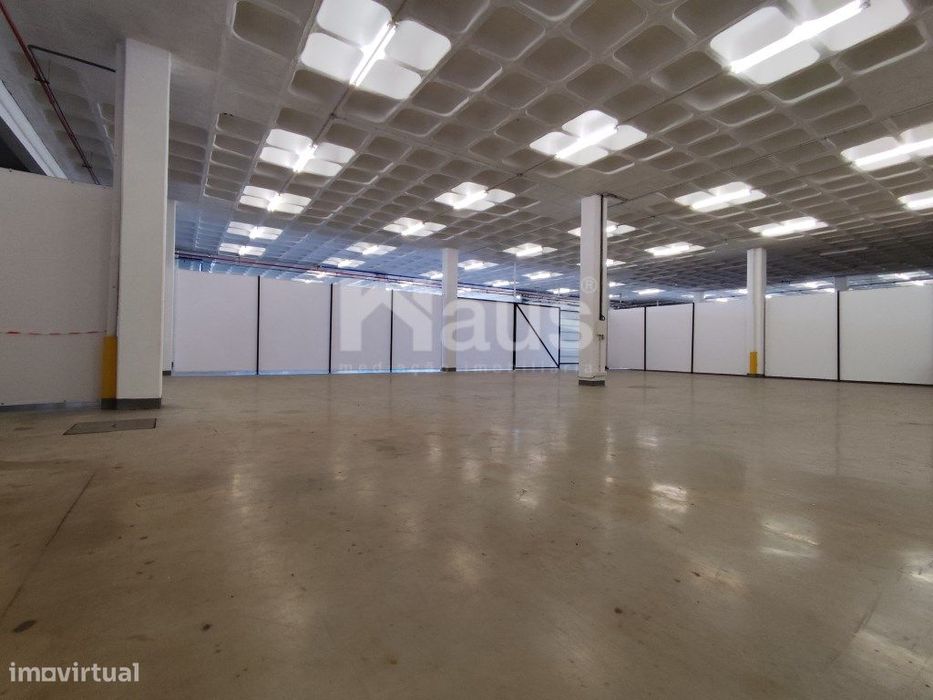 Espaço c/500m2 para arrendamento - Já disponível