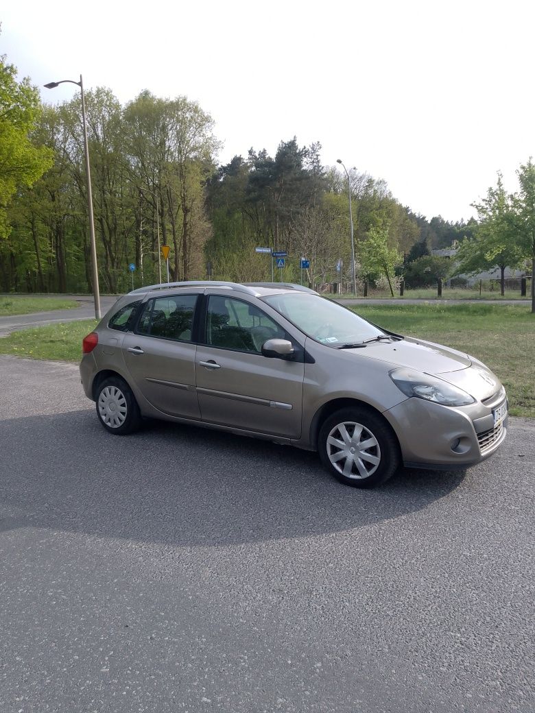 Renault Clio rok 2009 opłaty na rok