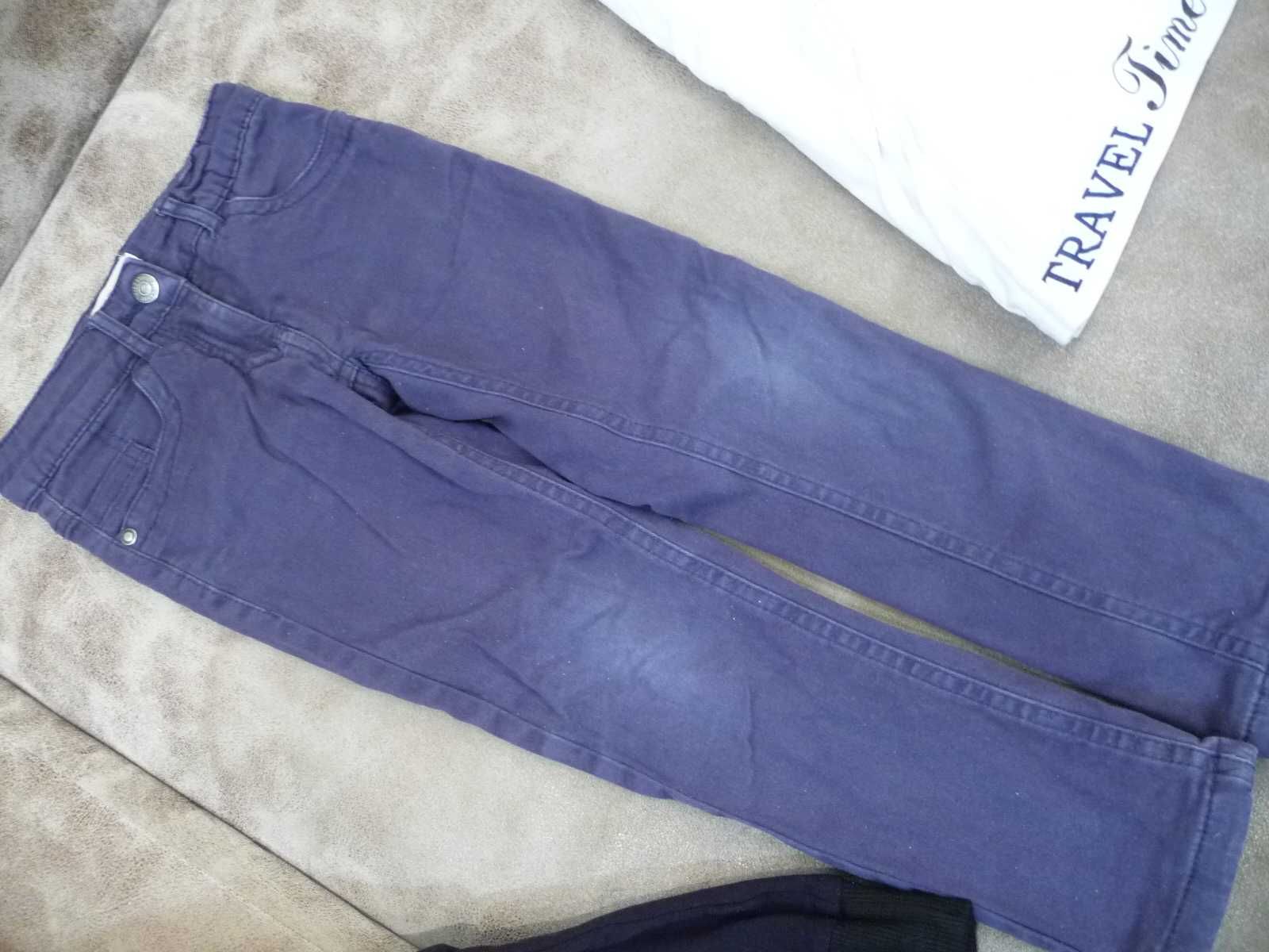 Комплект для мальчика : худи, джинсы, жилет и футболка
