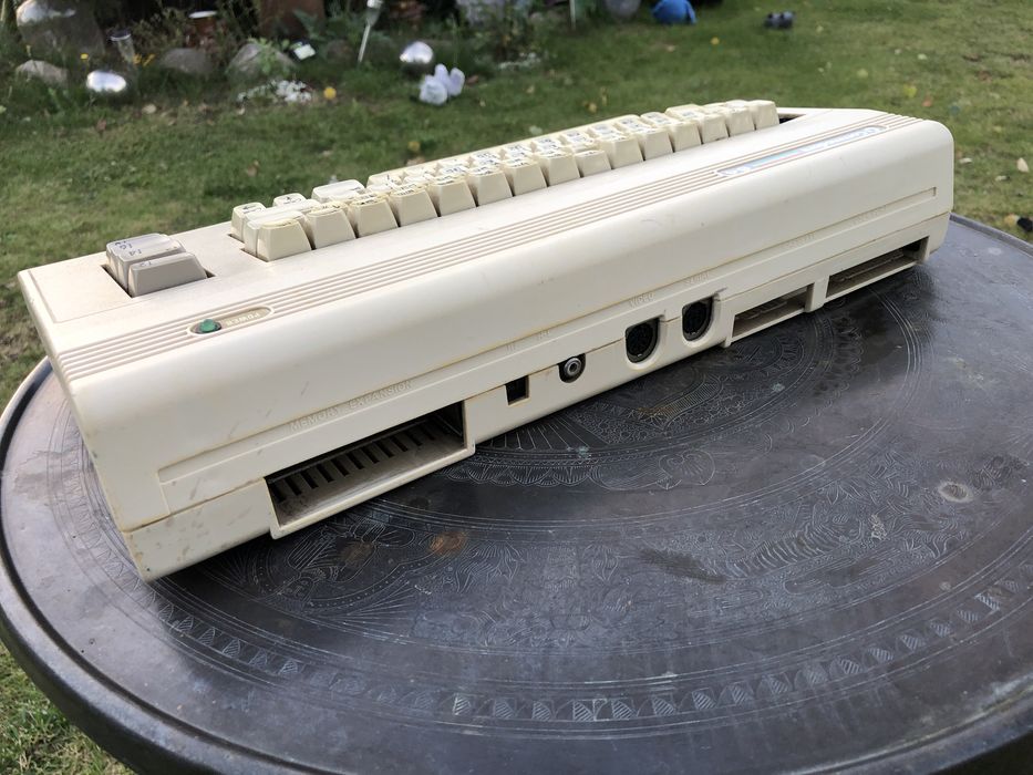 Klawiatura COMMODORE 64.