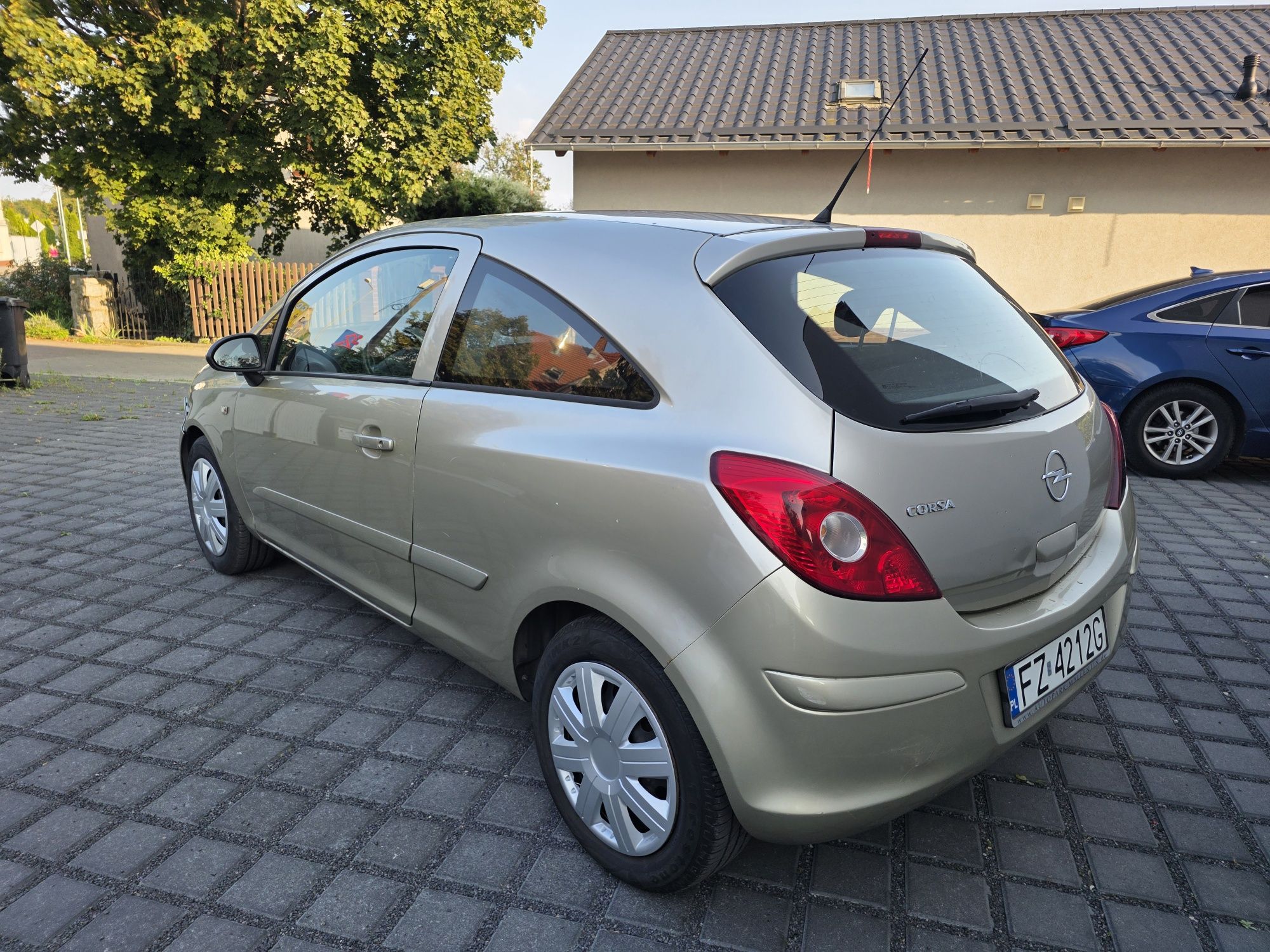 Opel Corsa D 2008r 1.0 60KM opłaty na rok
