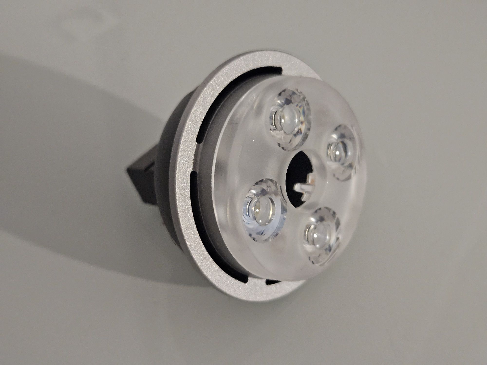 ŻarówkiLED Philips Master LEDspot 7W - łącznie  23 szt