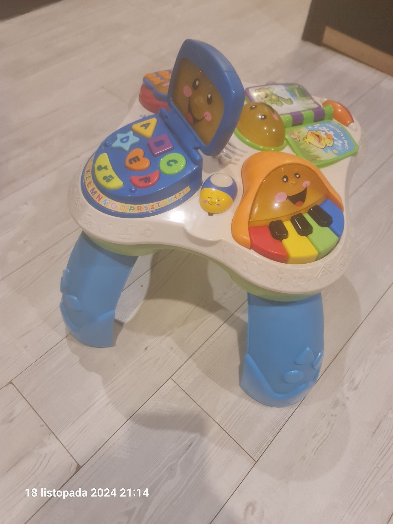 Aktywny stoliczek dwujęzyczny Fisher Price