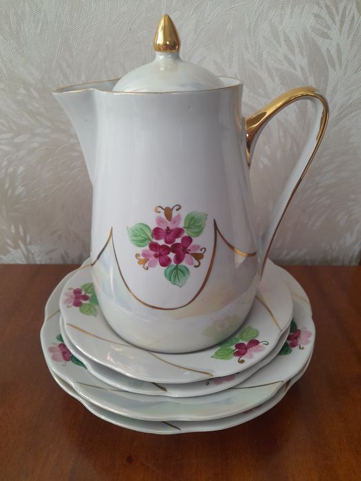 Наборы посуды из фарфора