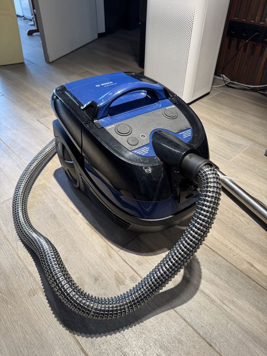 Bosch Wet & Dry пилосмок-хімчистка