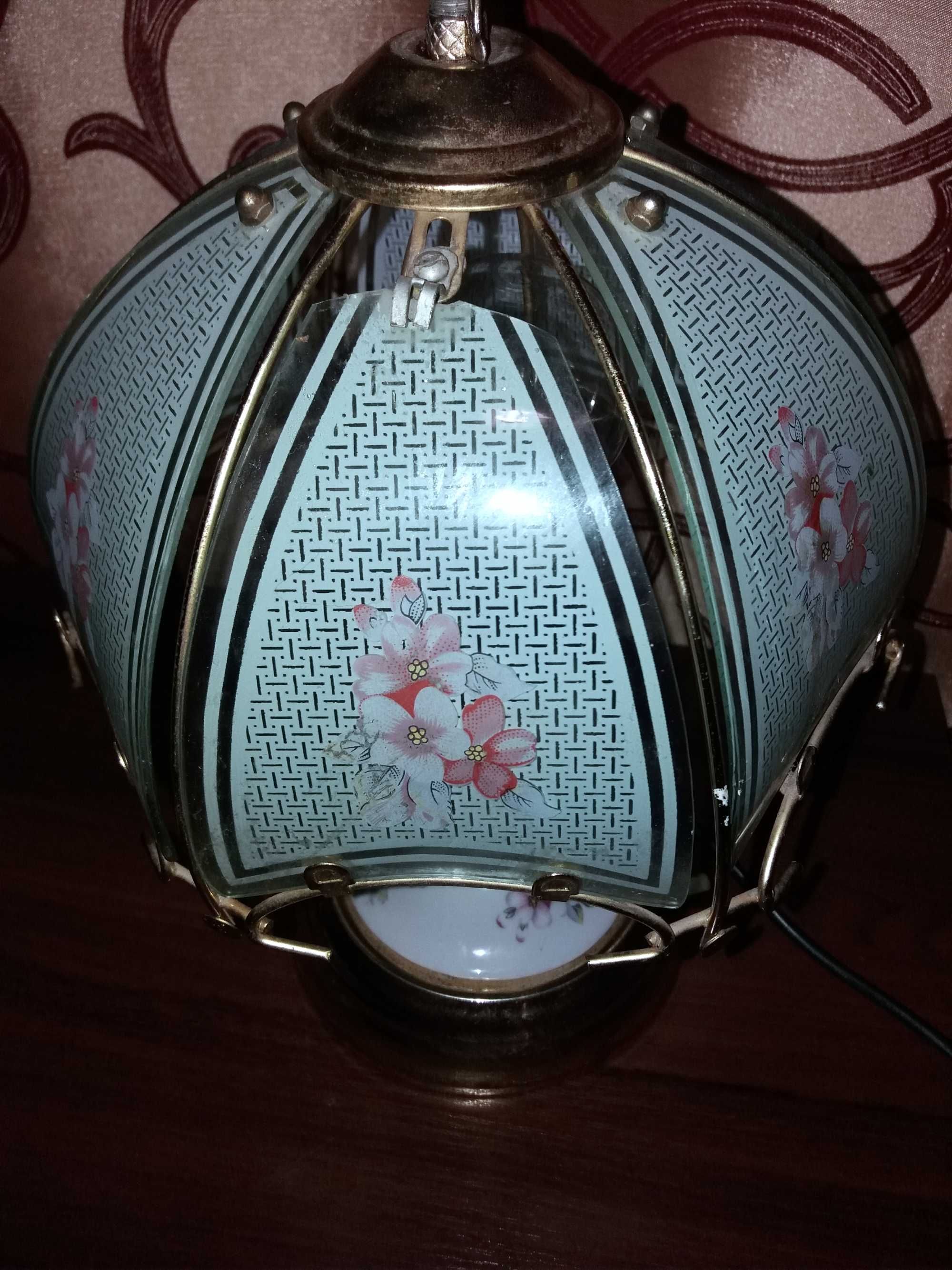 Лампа настольная, светильник со стеклянным абажуром