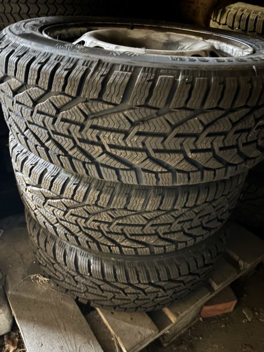 Opony zimowe NOWE Kormoran 205/55R16  z felgami 5x112