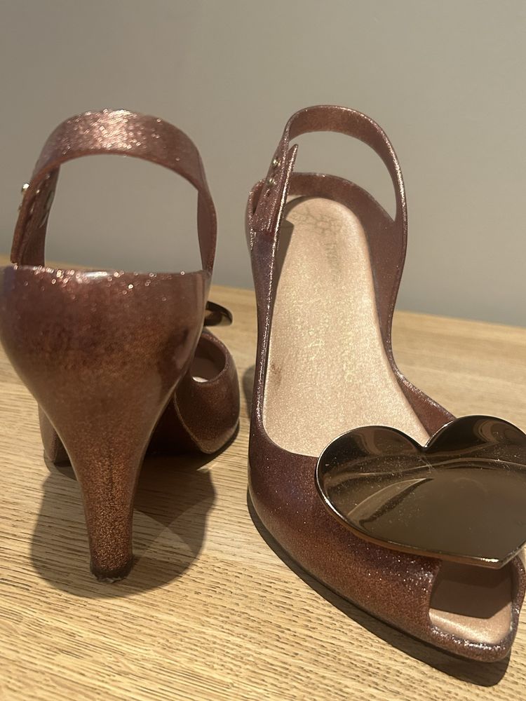 Melissa Vivienne Westwood 39