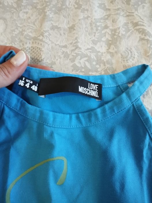 Top love moschino tamanho S