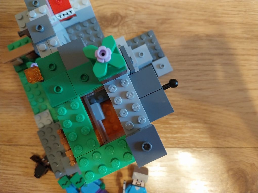 Lego Minecraft Jaskinia Zombie 21141 KOMPLETNY