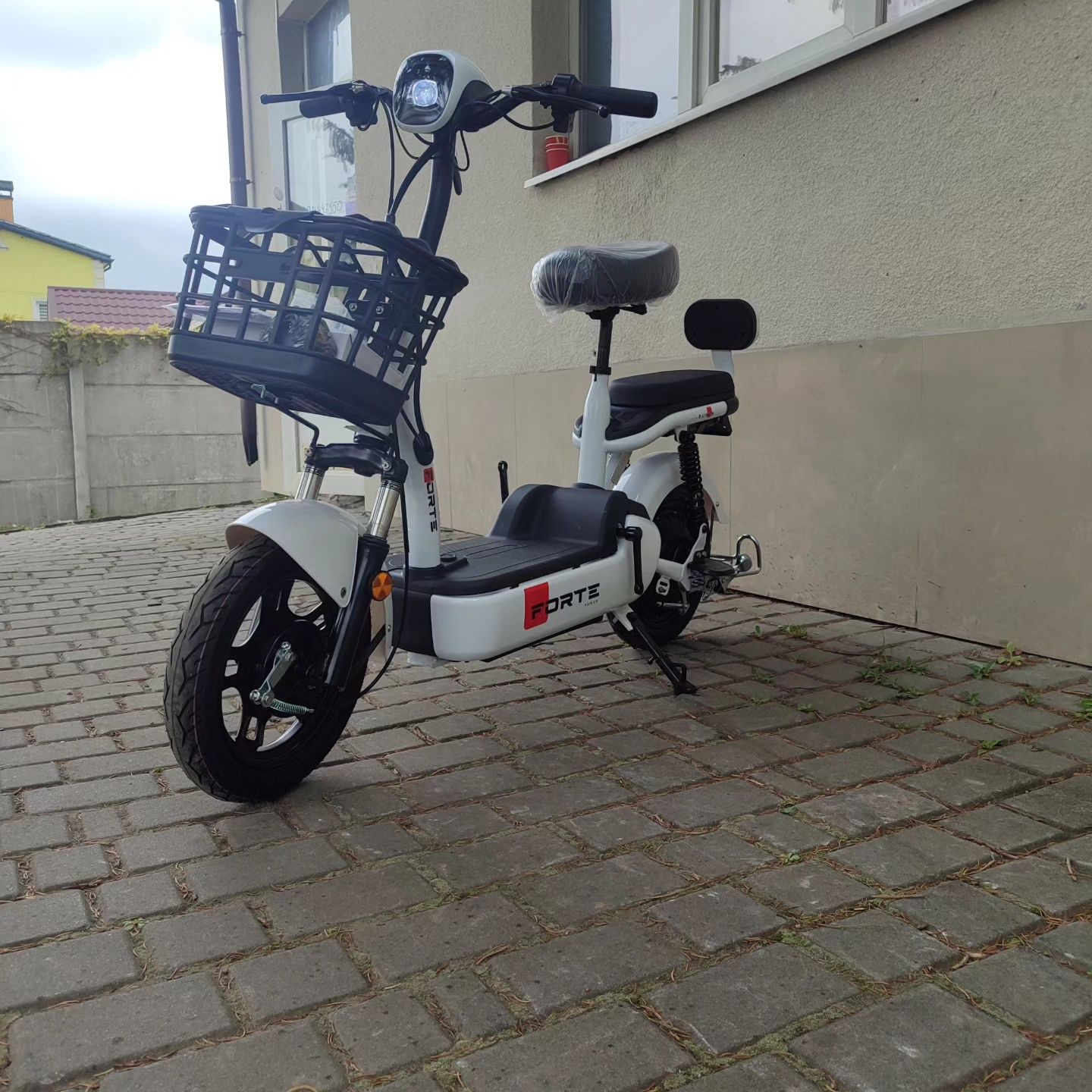 Новенький Електричні велосипед Forte 500ват