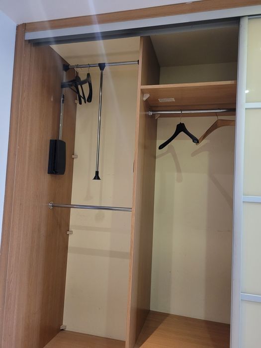 Szafa przesuwna zabudowana Komandor