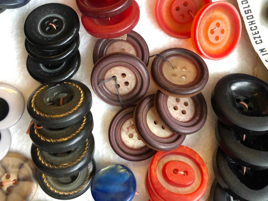 ЛОТ Большие пуговицы  162 шт