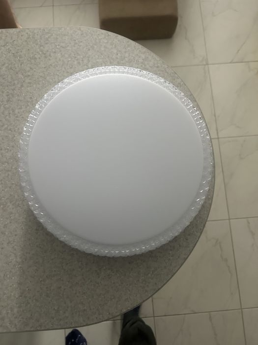 Продам светильники , смотрите ниже люстра LED светодиодная