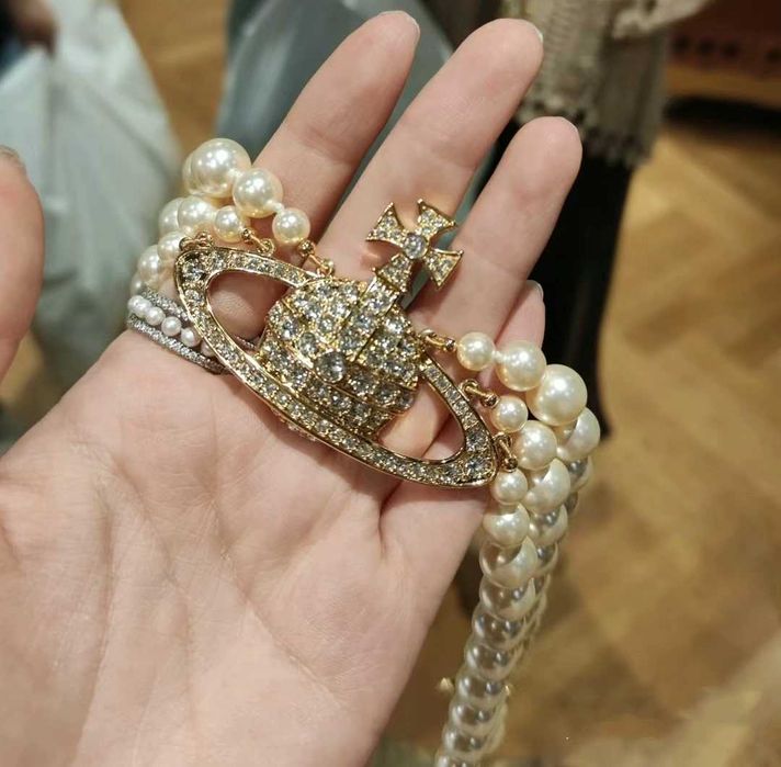 Naszyjnik Vivienne Westwood z 3 rzędami pereł