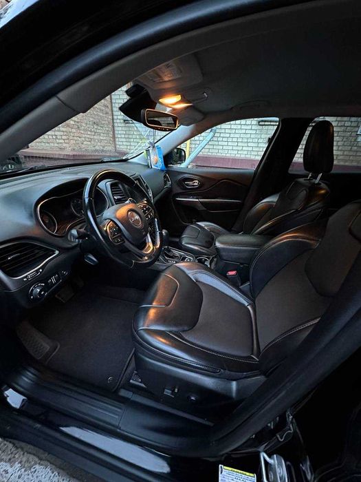 Продам авто Jeep Cherokee KL 2018