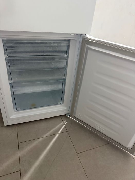 Frigorífico novo