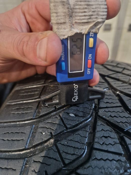 2x opony zimowe 235/45R19 Yokohama V905 klasa premium 2022r.
