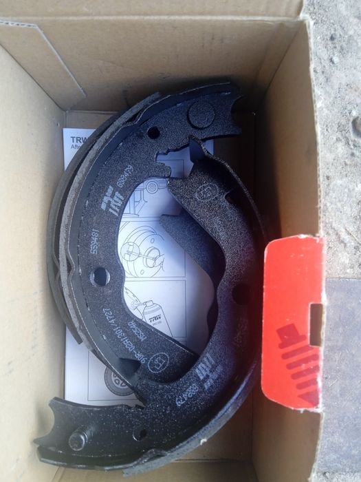 Продам задании колодки,на Лансер  9