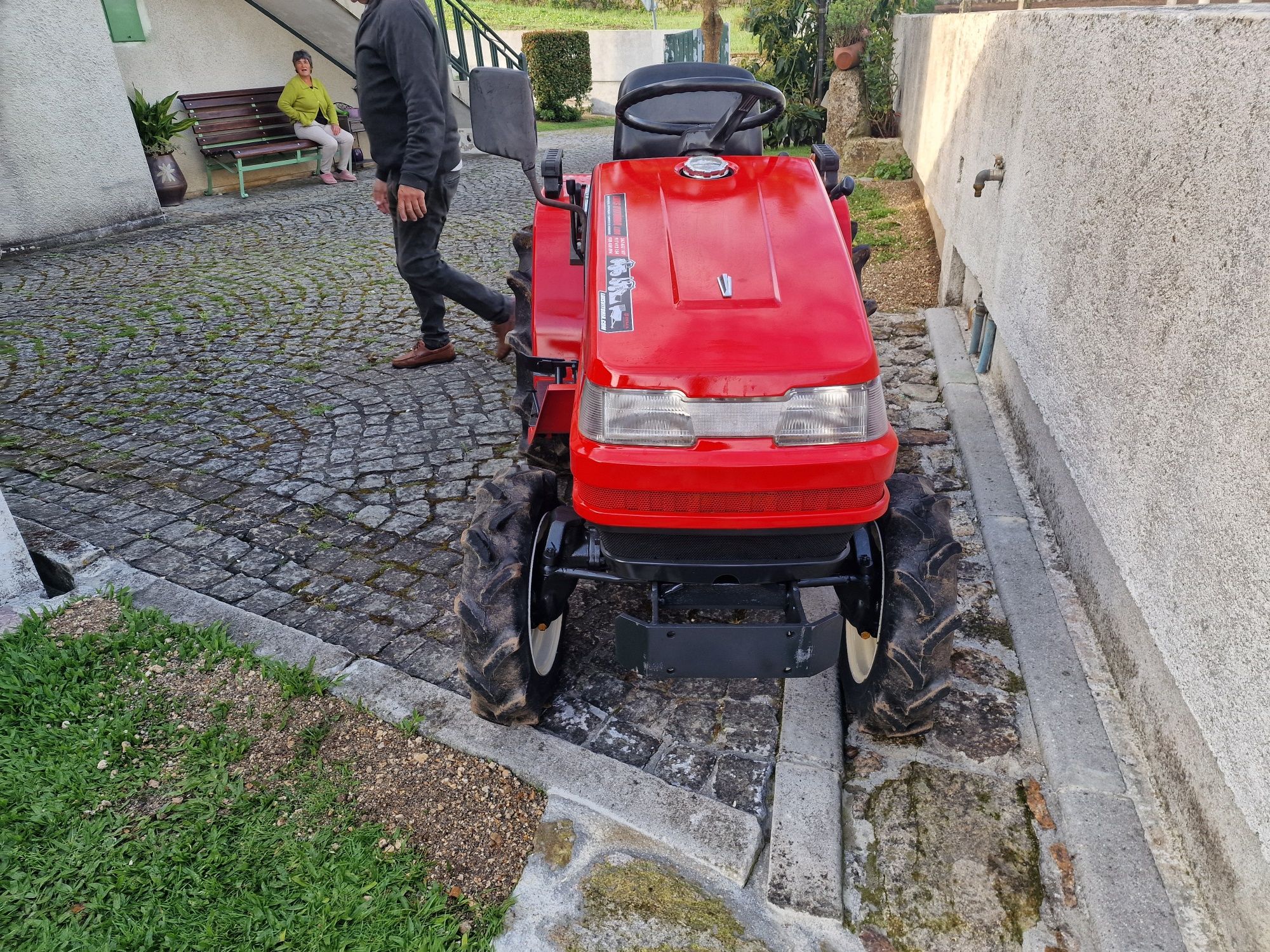 Mini Trator todo em muito bom estado