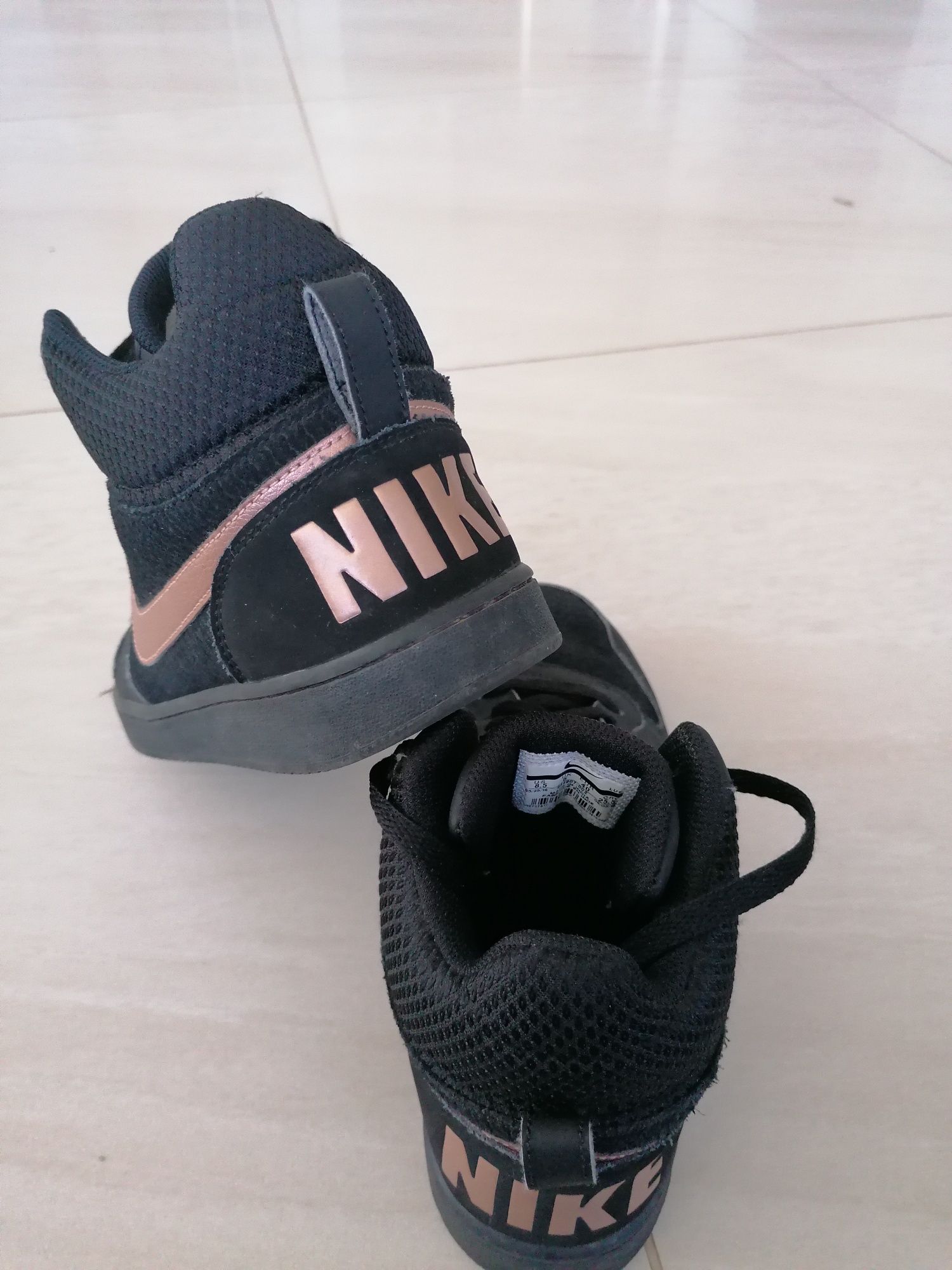 Buty sportiwe nike 40