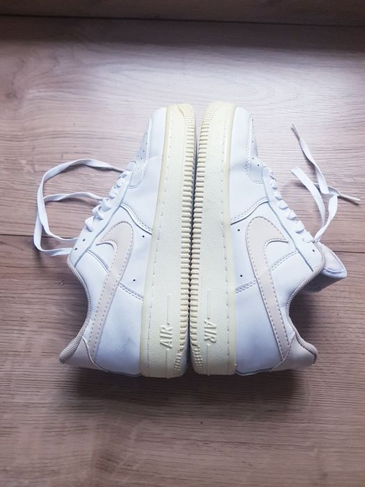 Skórzane buty sportowe damskie marki Nike Air rozmiar 38.