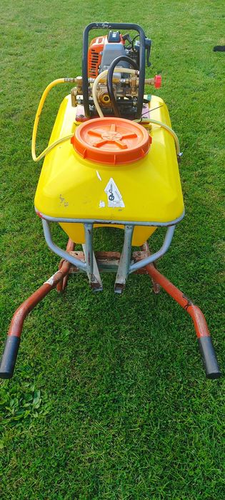 Opryskiwacz spalinowy