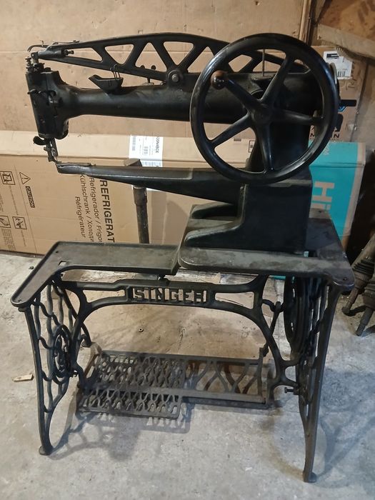 Швейна машинка продам