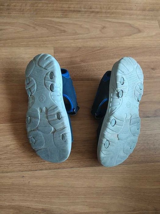 Босоніжки для хлопчика 7-8 років