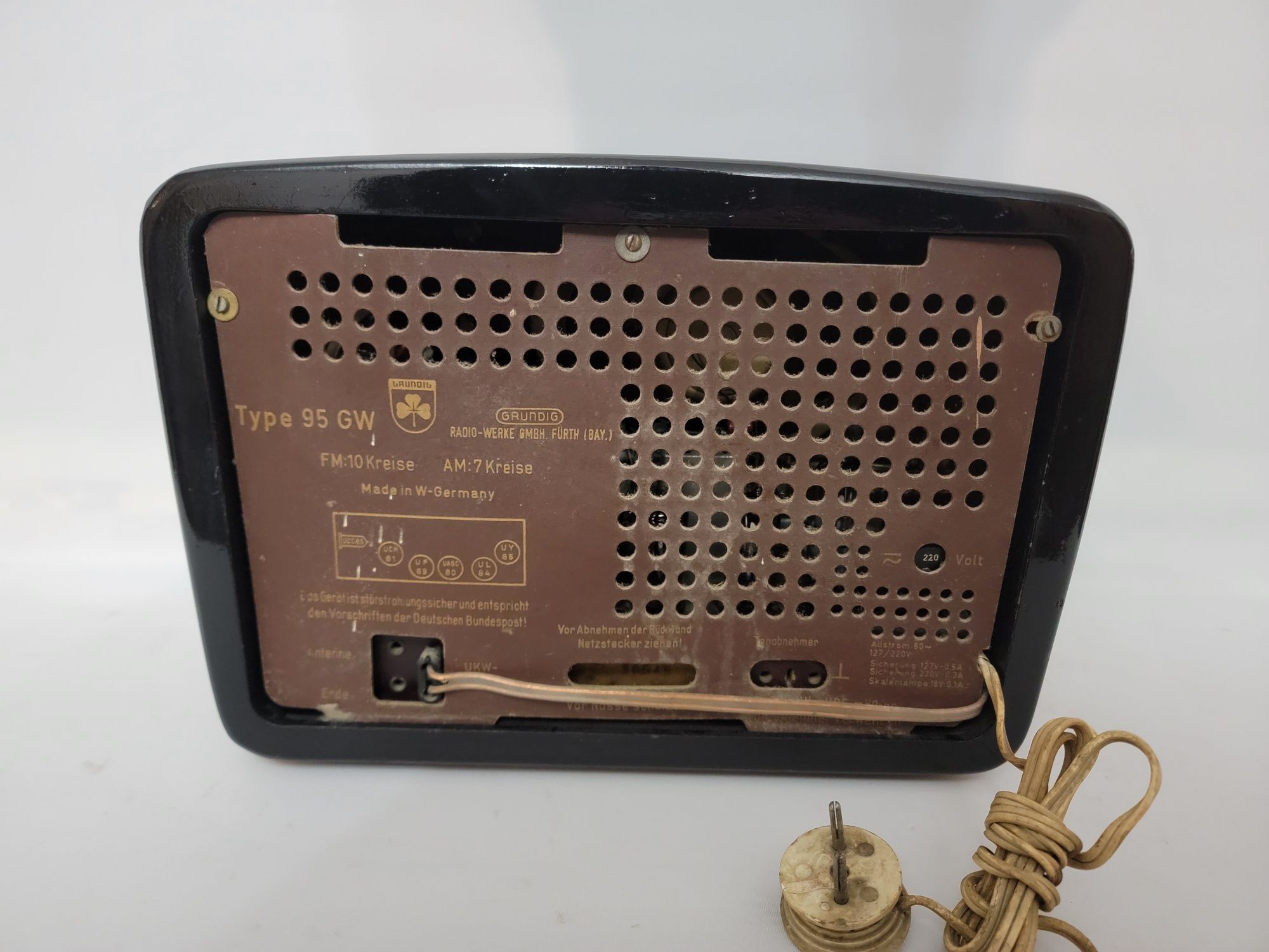 Rádio antigo reparado Grundig