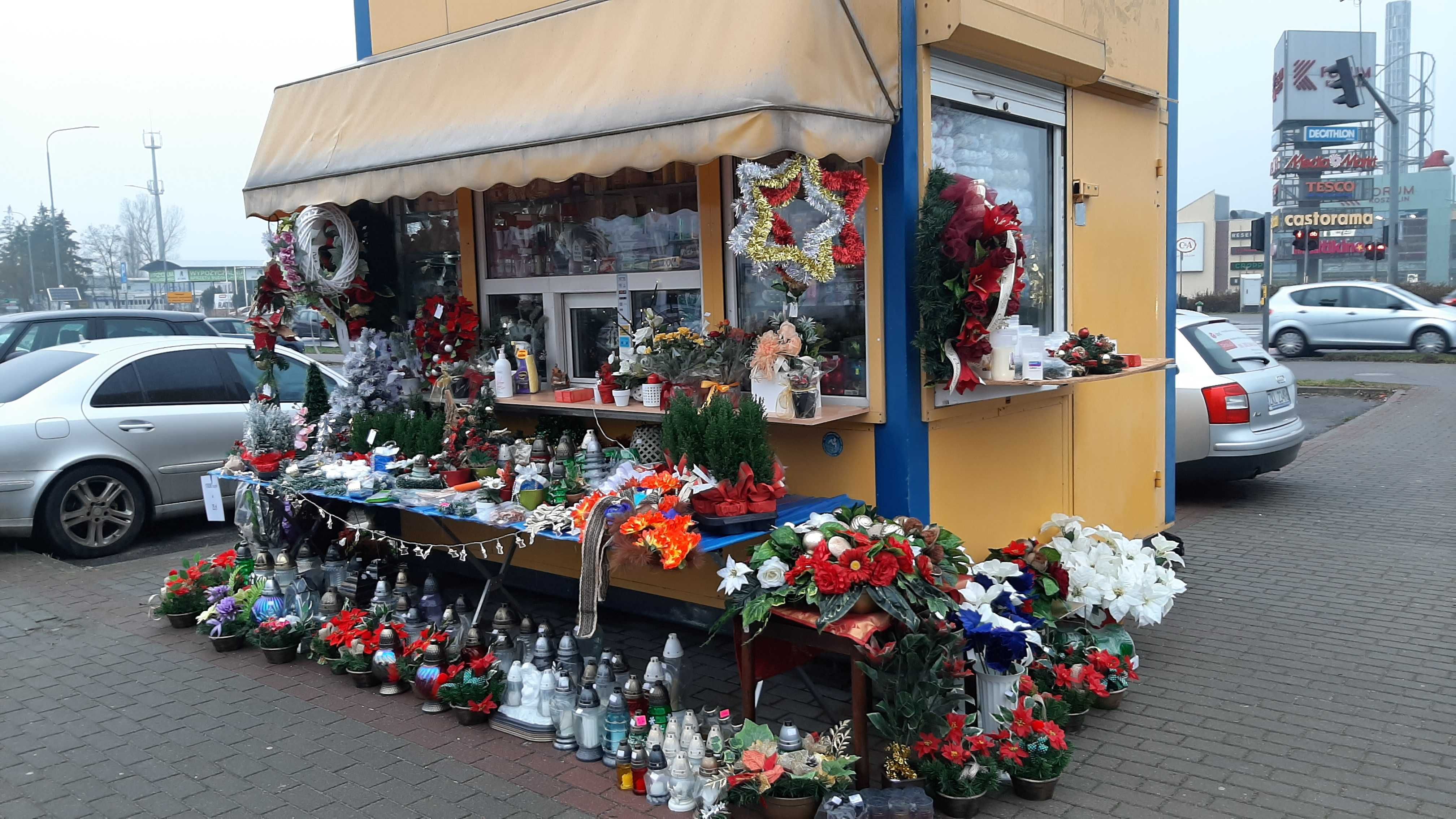 Kiosk przy cmentarzu w Koszalinie