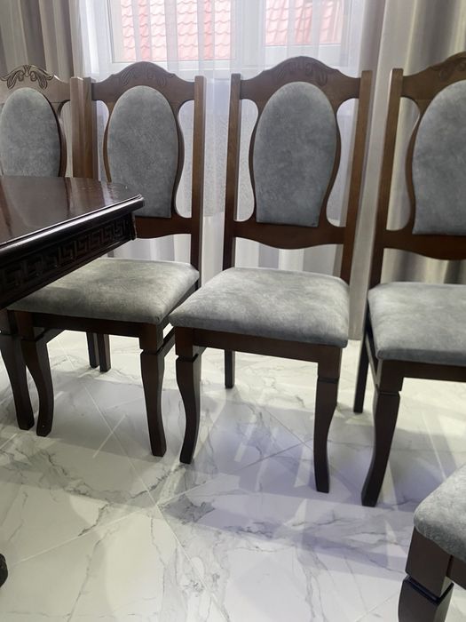 Крісла 16 шт в зорошому стані