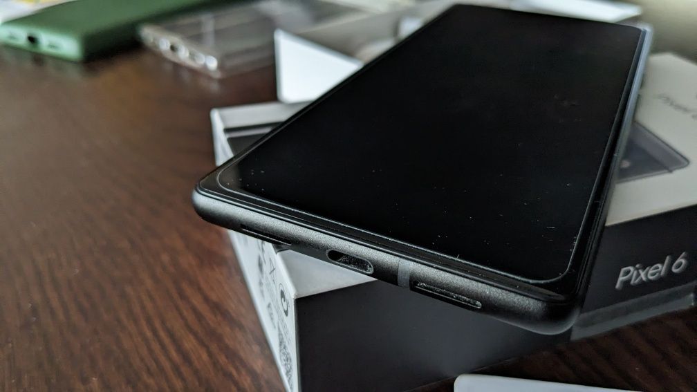 Google Pixel 6 (5G 128GB Stormy Black)