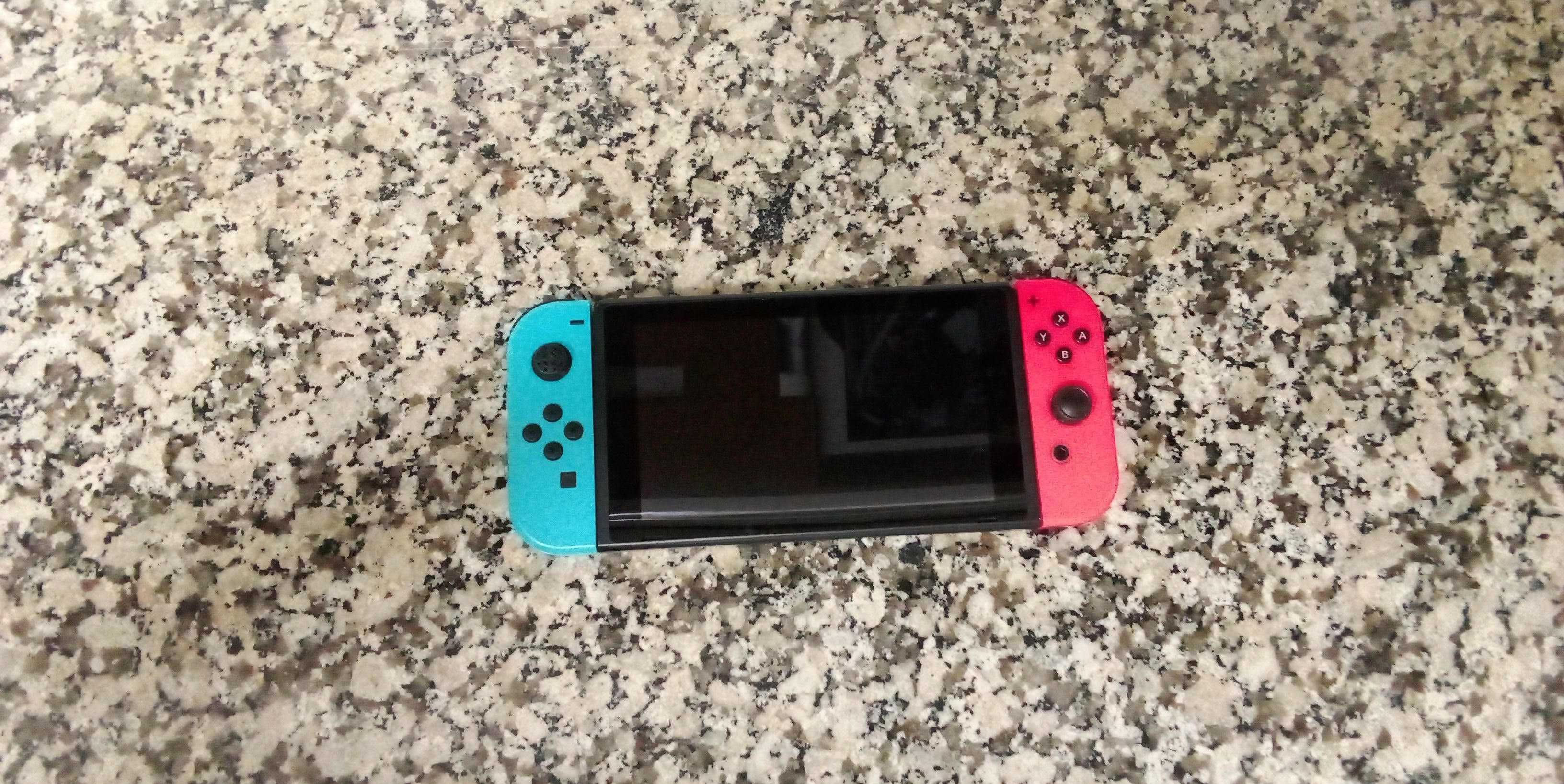 Consola Nintendo Switch V1 + Comando Pro +  Acessórios