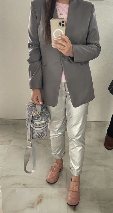 Жіночий бомбер на змійці , піджаки