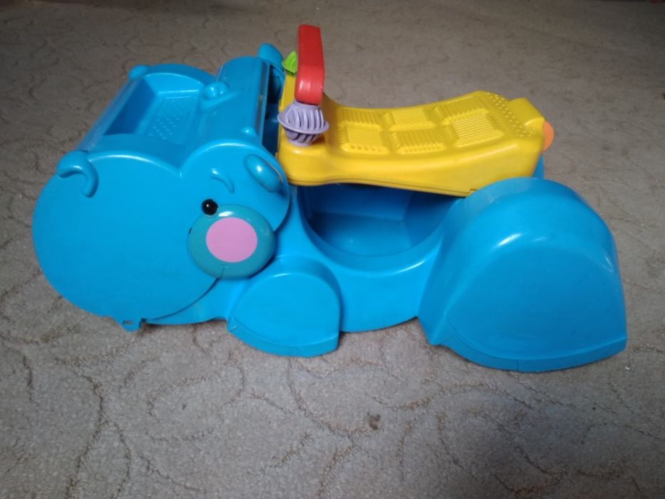 Sorter/ zbieracz klocków sensorycznych/ pchacz Fisher Price hipopotam